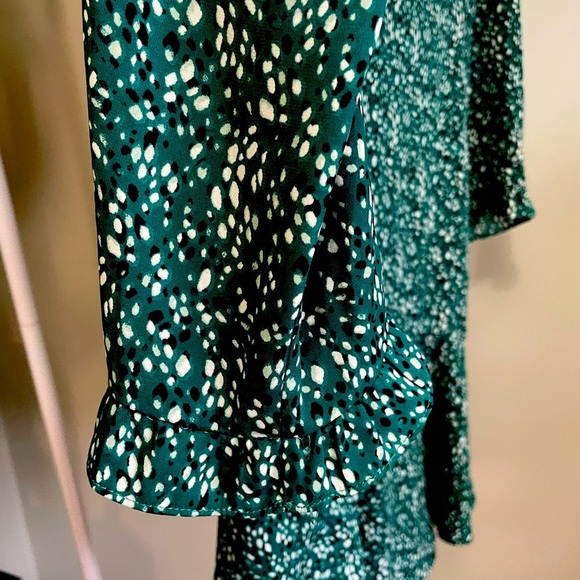 RW&CO Green Patterned Dress Size 8 - Picture 3 of 4